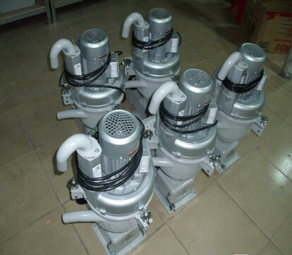 泓博緣機(jī)械小編今天給大家講一下真空吸料機(jī)在多行業(yè)的應(yīng)用