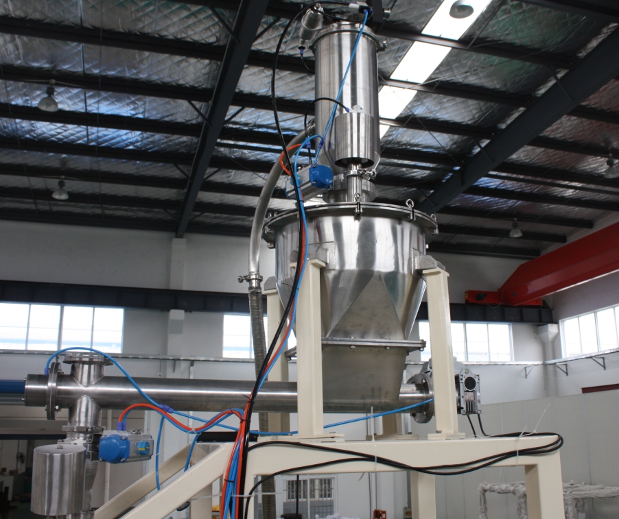 氧化鋁粉上料機(jī)在使用中有什么需要注意的事項